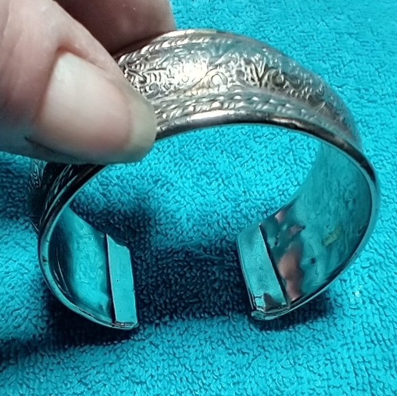 Intricate Silver Cuff Bracelet large wide inside is worn floral swirl leaf - Picture 4 of 7